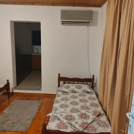 Relaxhouse Дом отдыха Химара